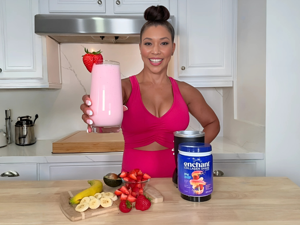 Strawberry Banana Collagen Smoothie + 7 Benefits of Collagen!